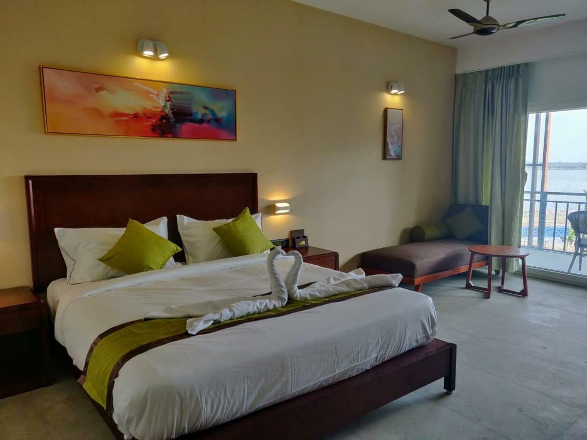Hotel Sonar Bangla Taki Hasnabad Eksteriør bilde