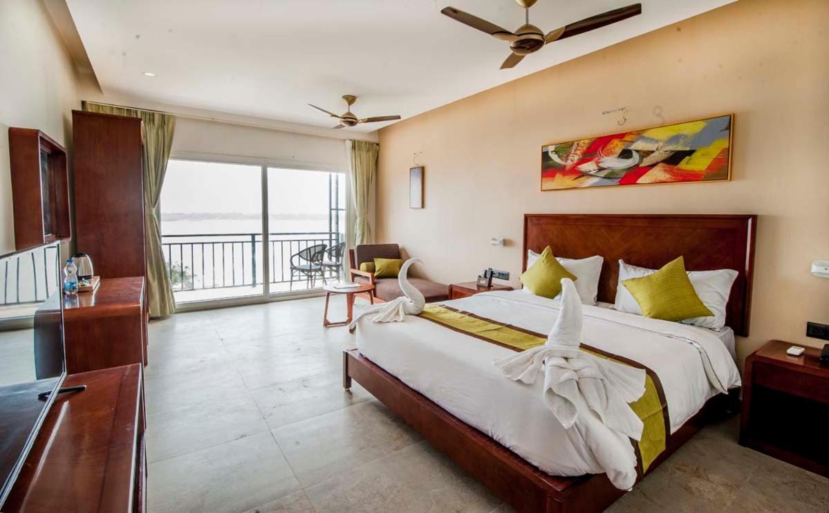 Hotel Sonar Bangla Taki Hasnabad Eksteriør bilde